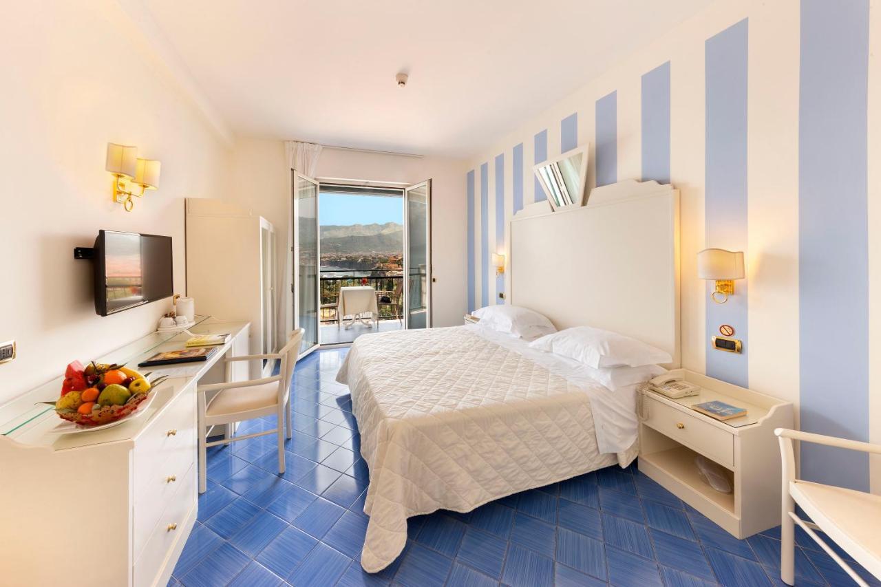 Hotel Bristol Sorrento Luaran gambar